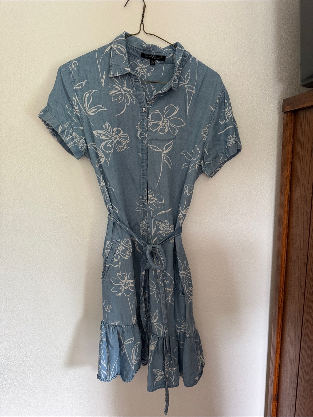 Blue floral pattern mini dress